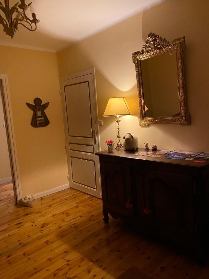 Chez Helene 3 Etoiles, Labellise Disabled Pmr,Pour 4 Personnes Chiens Bienvenus-Pet Friendly Apartment Bourg-Madame Bagian luar foto
