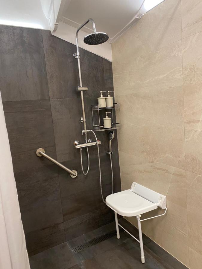 Chez Helene 3 Etoiles, Labellise Disabled Pmr,Pour 4 Personnes Chiens Bienvenus-Pet Friendly Apartment Bourg-Madame Bagian luar foto